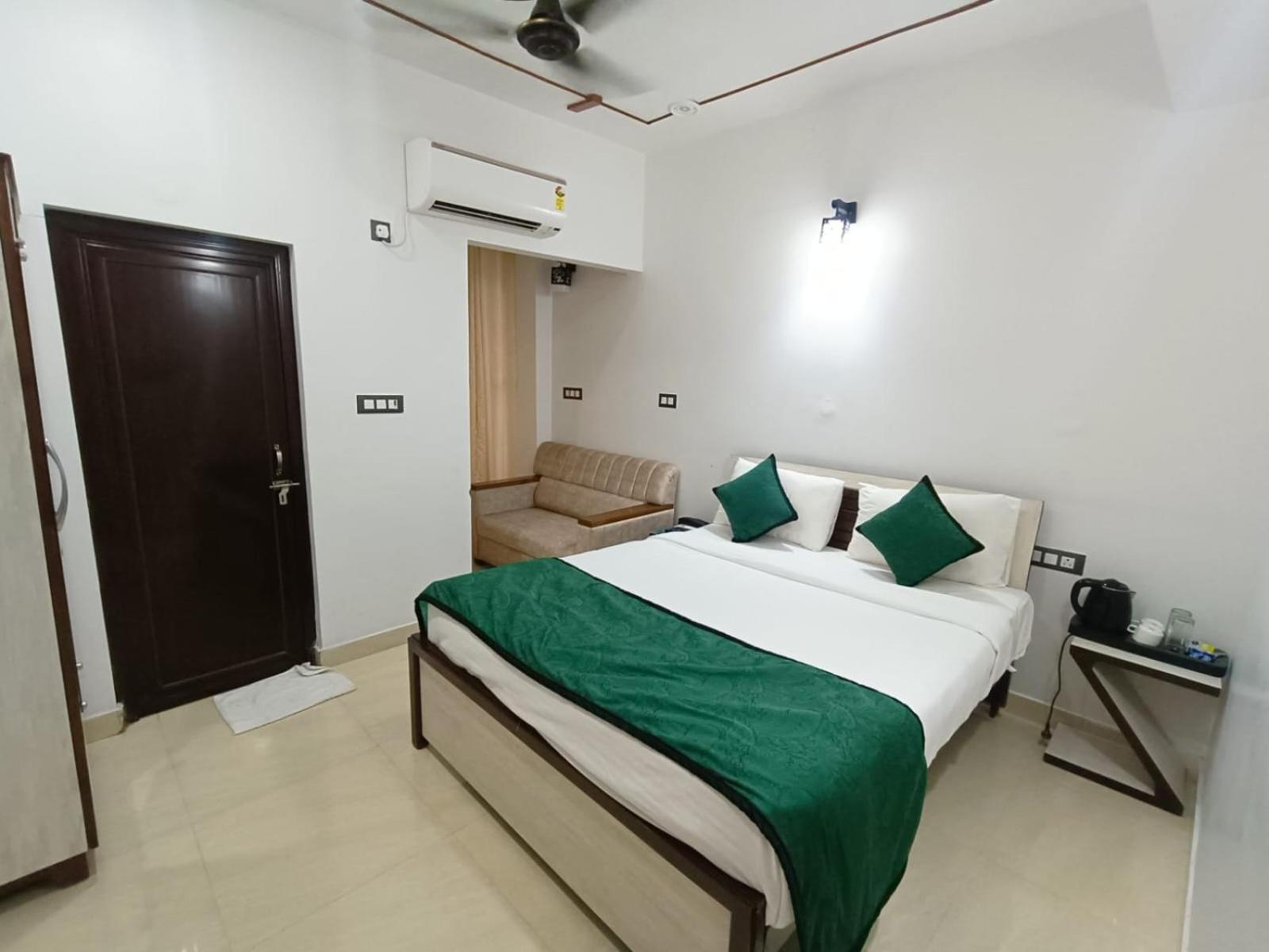 Hotel Aman Residency Allāhābād Junction Kültér fotó